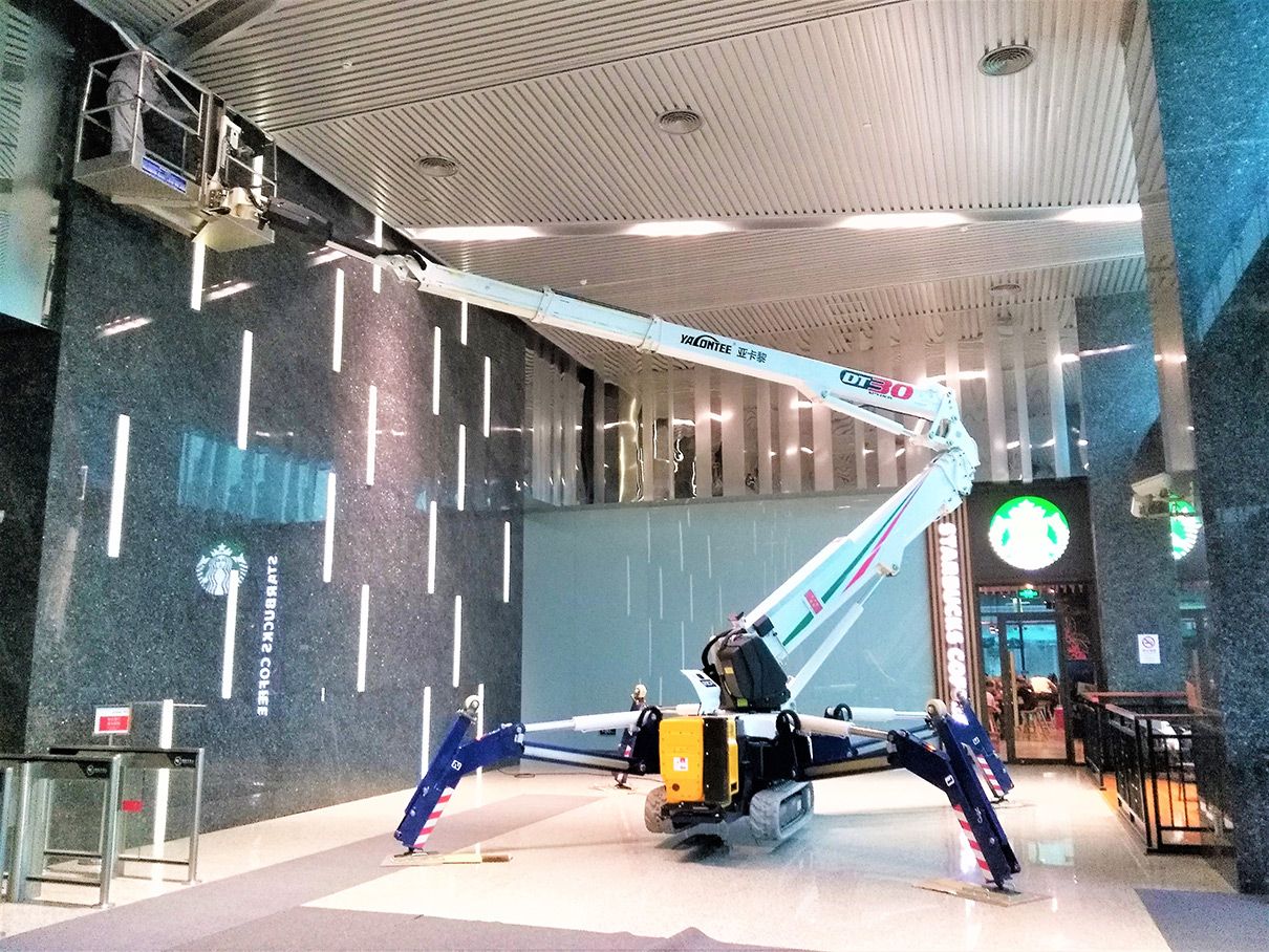 蜘蛛式高空作業(yè)車(chē)