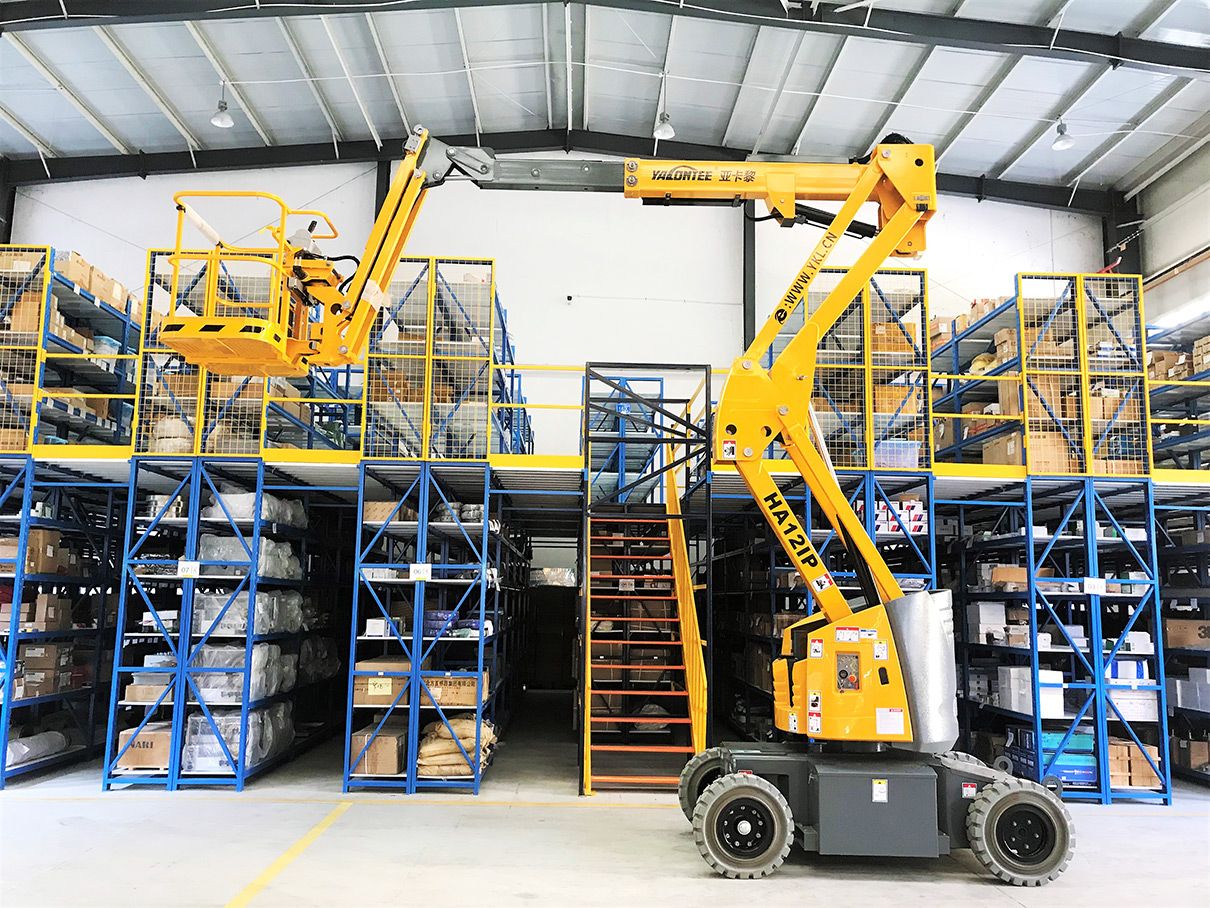 15米曲臂式升降車(chē)